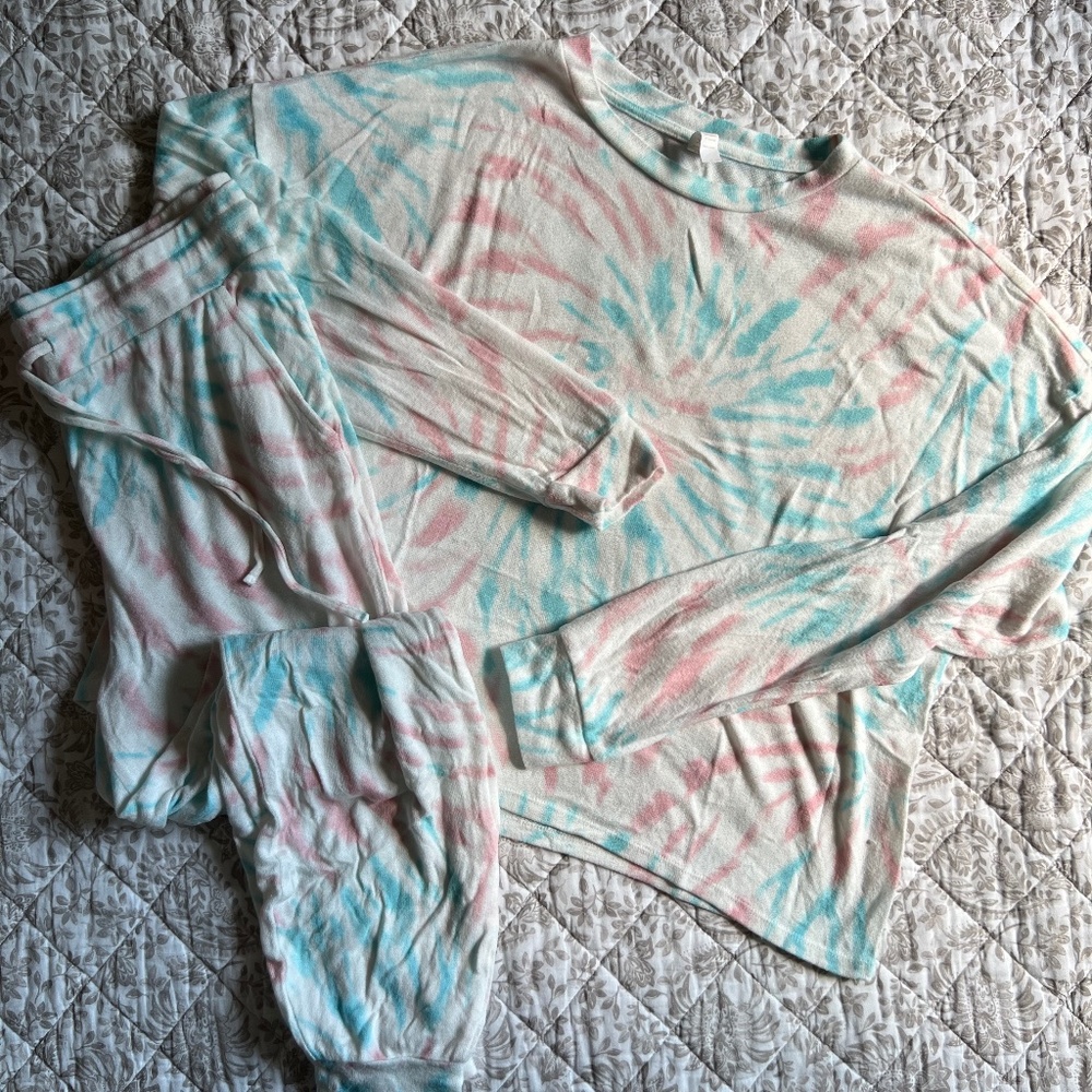 Super Soft Tie-Dye Lounge Set
